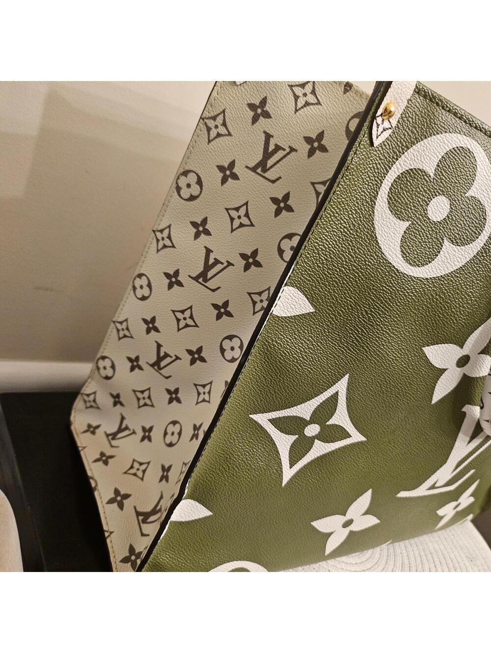 Louis Vuitton Onthego GM Giant Monogram Khaki/Beige Tote - Picture 4 of 16